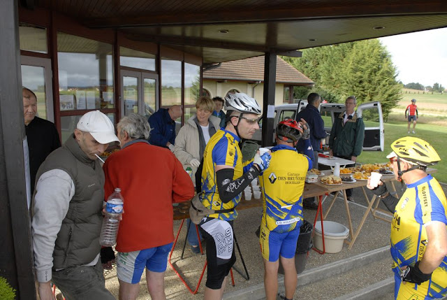 14 tous aux poste.jpg