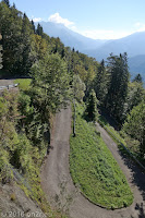 Auf der SP35 von Ampezzo nach Maiaso über die Forca di Pani (1116m). Schmal und steil mit gepflasterten Bachbetten.