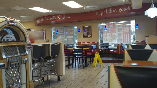 Fast Food Restaurant «KFC», reviews and photos, 10185 SE Sunnyside Rd, Clackamas, OR 97015, USA