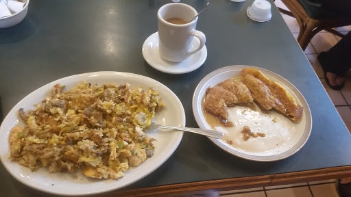 Breakfast Restaurant «Mauris Famous Cafe Inc. in Antioch», reviews and photos, 934 Main St, Antioch, IL 60002, USA