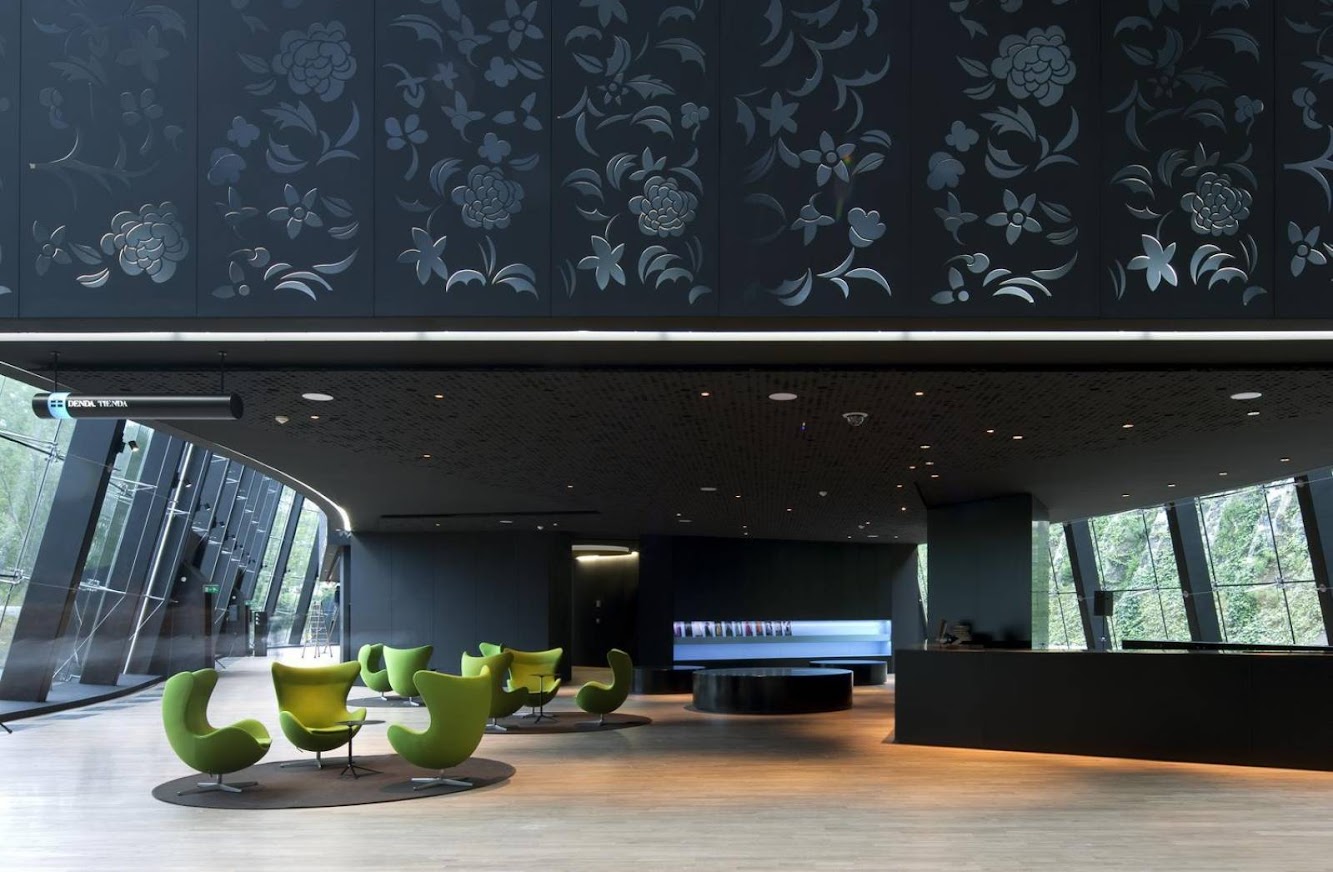 Cristóbal Balenciaga Museum by Av62arquitectos