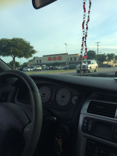 Grocery Store «H-E-B Grocery», reviews and photos, 101 S Clay St, Ennis, TX 75119, USA