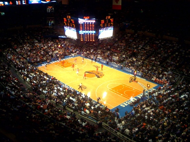 Knicks_playing_at_Madison_Square_Garden