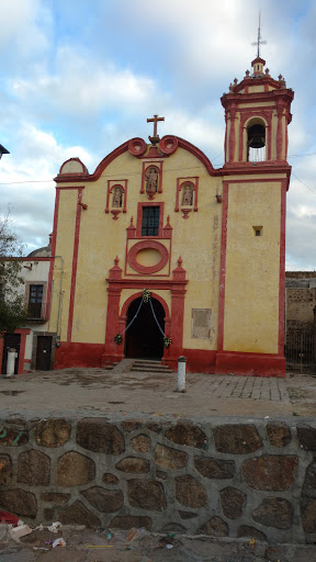 Parroquia San Miguel de Mexquitic, Miguel Hidalgo 111, Centro, 78480 Mexquitic de Carmona, S.L.P., México, Lugar de culto | SLP