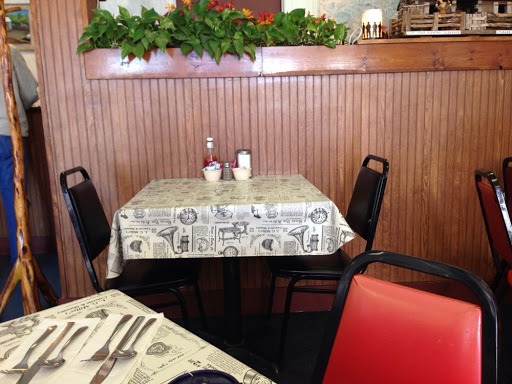 Hamburger Restaurant «Save Inn Restaurant», reviews and photos, 1806 Sidney Baker St, Kerrville, TX 78028, USA