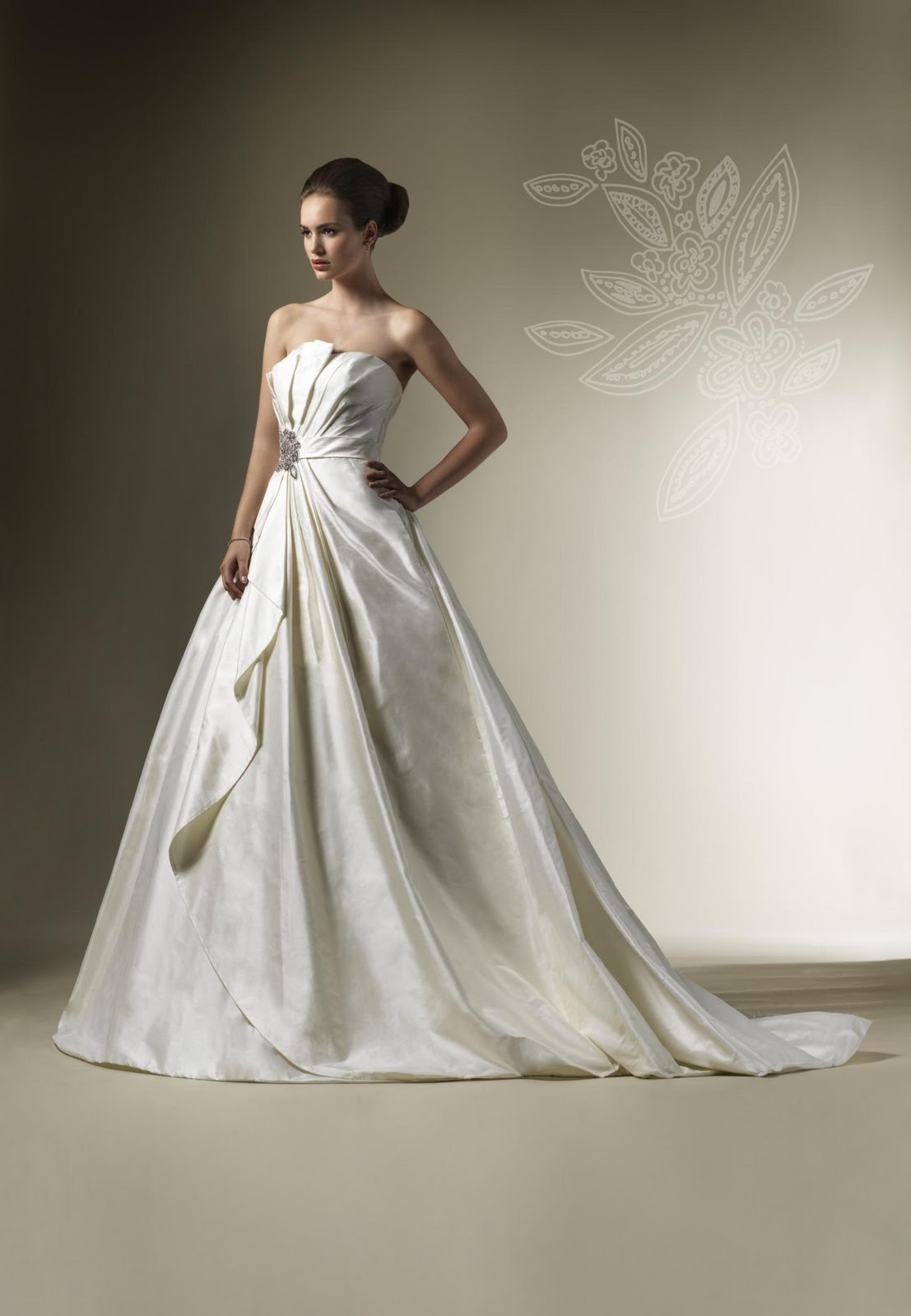 2012 Simple Comely Bridal Gown