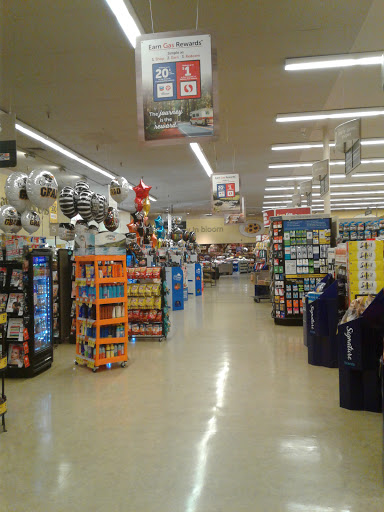 Grocery Store «Safeway», reviews and photos, 2090 Harbison Dr, Vacaville, CA 95687, USA