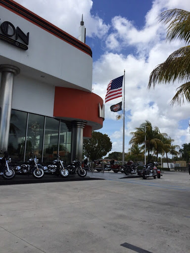 Harley-Davidson Dealer «Peterson’s Miami Beach Harley-Davidson», reviews and photos, 401 Biscayne Blvd, Miami, FL 33132, USA