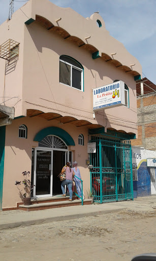 laboratorio la peñita, Centro, Gral. Lázaro Cárdenas 9A, Centro, 63720 Centro, Nay., México, Laboratorio médico | NAY
