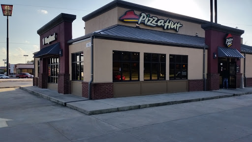 Pizza Restaurant «Pizza Hut», reviews and photos, 802 Mammoth Cave St, Cave City, KY 42127, USA