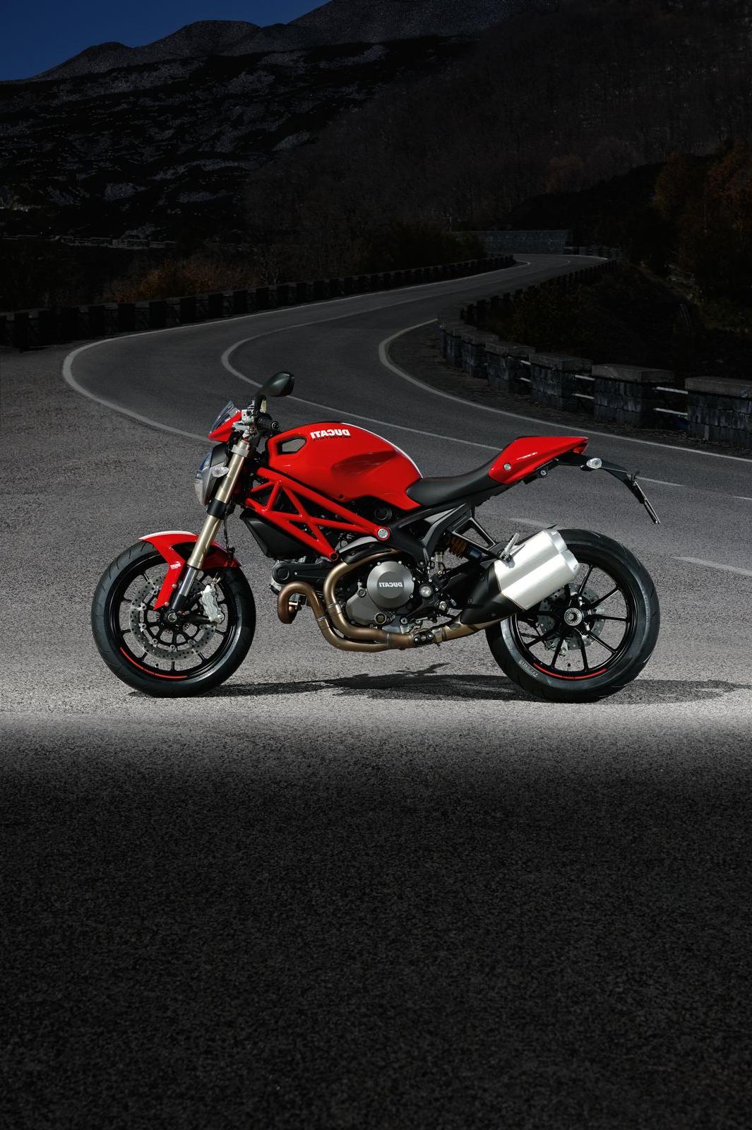 Ducati Monster 1100EVO 24