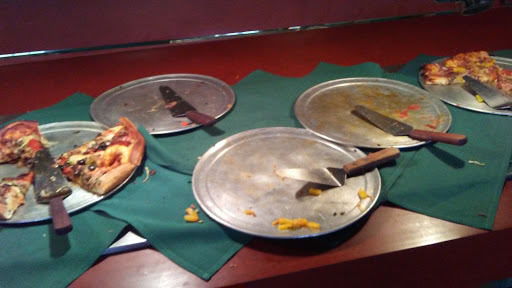Pizza Restaurant «Round Table Pizza», reviews and photos, 2810 E St, Eureka, CA 95501, USA