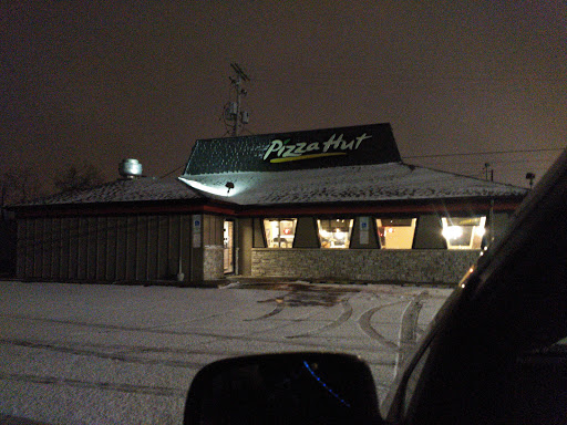 Pizza Restaurant «Pizza Hut», reviews and photos, 1112 Washington Pike, Bridgeville, PA 15017, USA