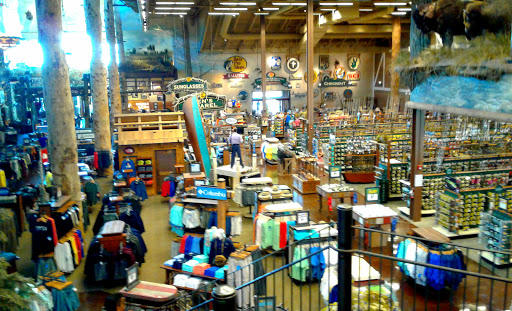 Sporting Goods Store «Bass Pro Shops», reviews and photos