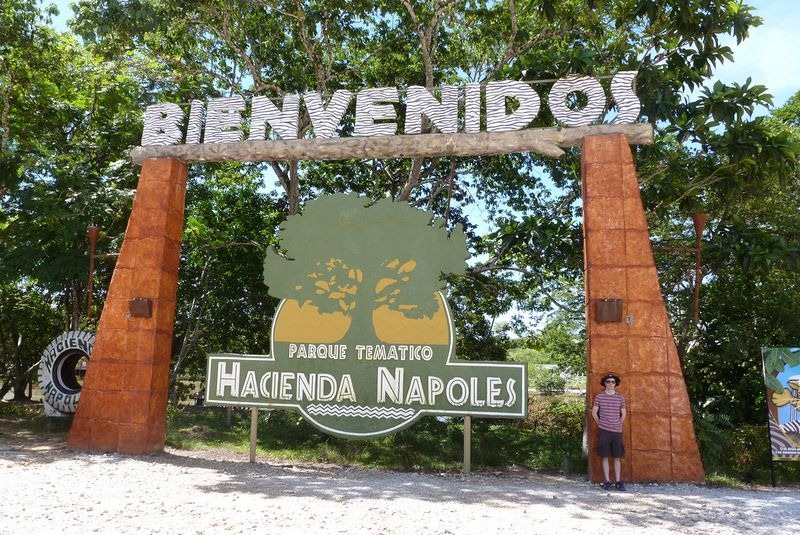 hacienda napoles 7%25255B6%25255D Bangunan Tak Terpakai Ini Berubah Jadi Tempat Wisata Keren Loh