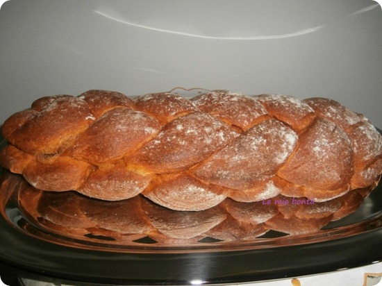 Pan de pizza a doppia treccia