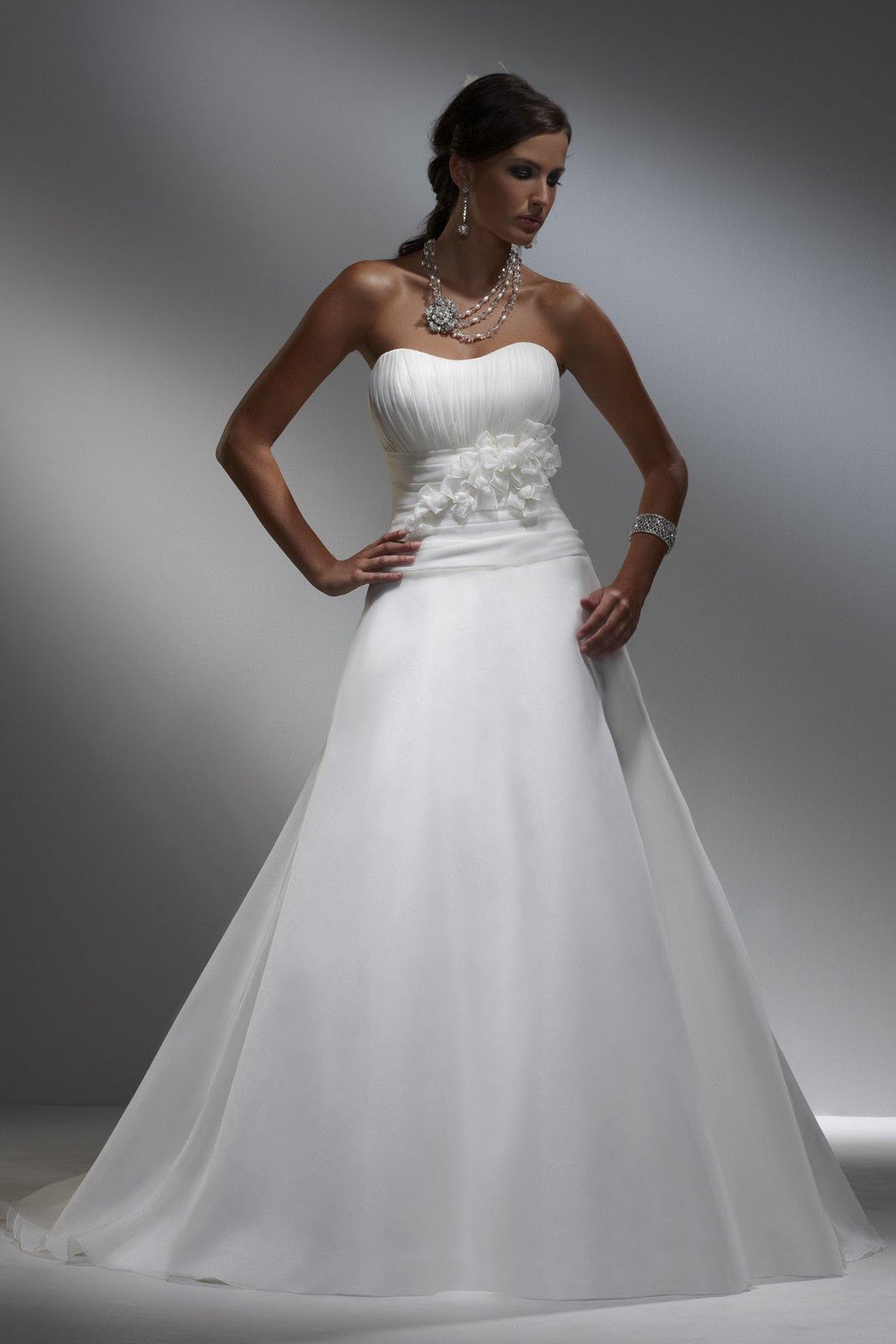 Wedding Dress : A-Line