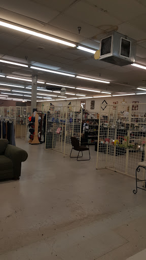 Thrift Store «Downtown Rescue Mission Thrift», reviews and photos, 1407 N Memorial Pkwy # B, Huntsville, AL 35801, USA