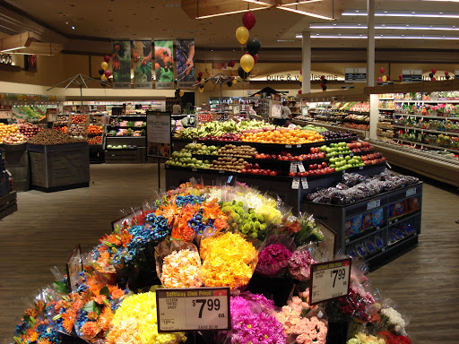 Grocery Store «Safeway», reviews and photos, 2890 NW Bucklin Hill Rd, Silverdale, WA 98383, USA