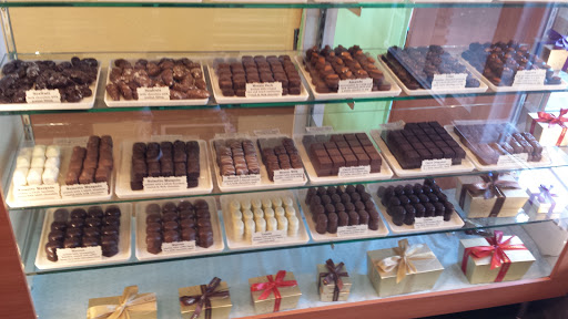 Chocolate Shop «Leonidas -- Love + Chocolate Shop», reviews and photos, 1397 N Main St, Walnut Creek, CA 94596, USA