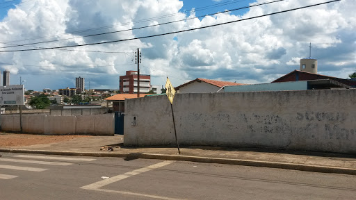 Escola Municipal Kennedy Prof Maria Clarice Meireles de Queiroz, R. Bahia, s/n - Parque Viegas, Luziânia - GO, 72810-530, Brasil, Escola, estado Goiás