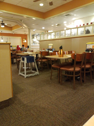 Restaurant «IHOP», reviews and photos, 2545 Edgewood Rd SW, Cedar Rapids, IA 52404, USA