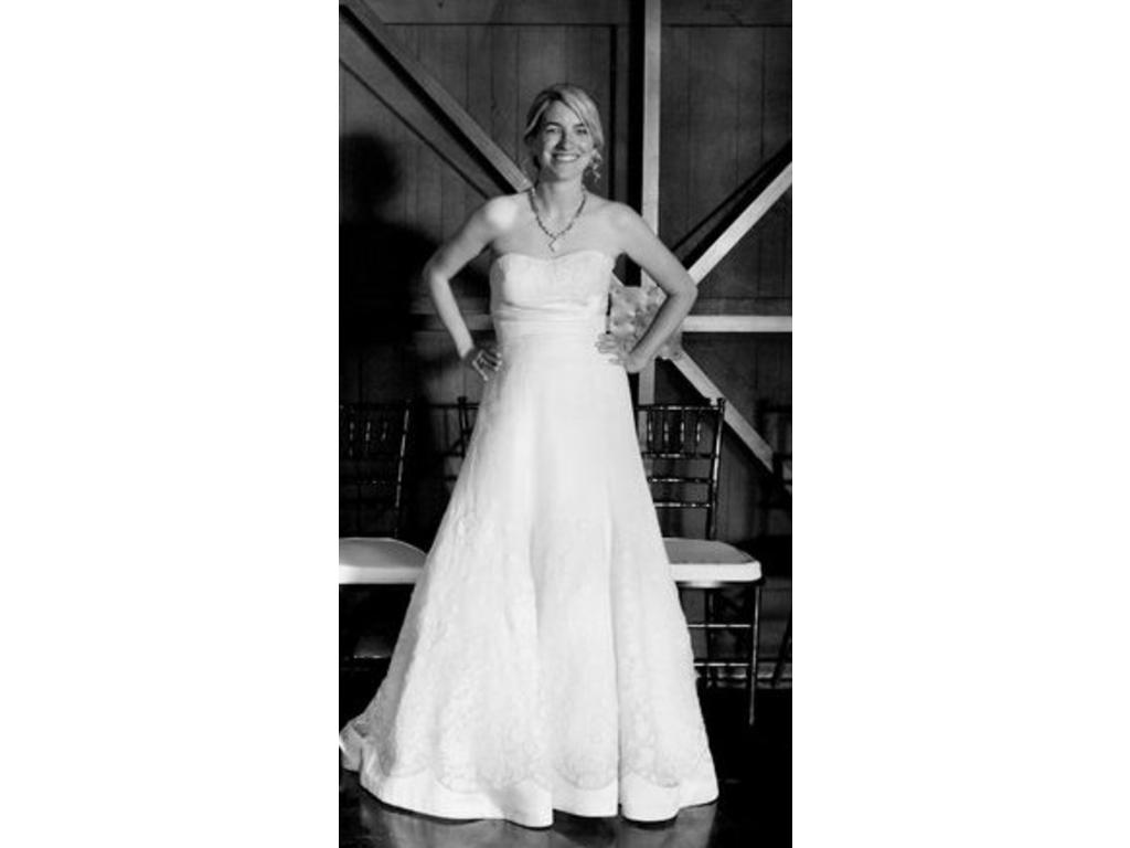 Used Melissa Sweet Second hand Wedding Dress  2100 USD Save 60  Size 6