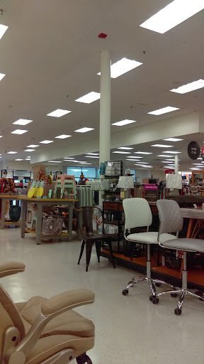 Department Store «T.J. Maxx», reviews and photos, 1334 Park St, Stoughton, MA 02072, USA