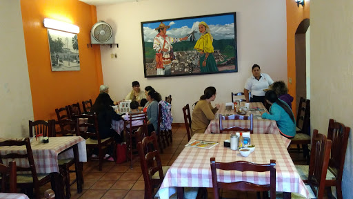 Restaurante La Veracruz, 5 de Mayo No. 22, Centro, 63940 Ixtlán del Río, Nay., México, Restaurante de comida para llevar | NAY