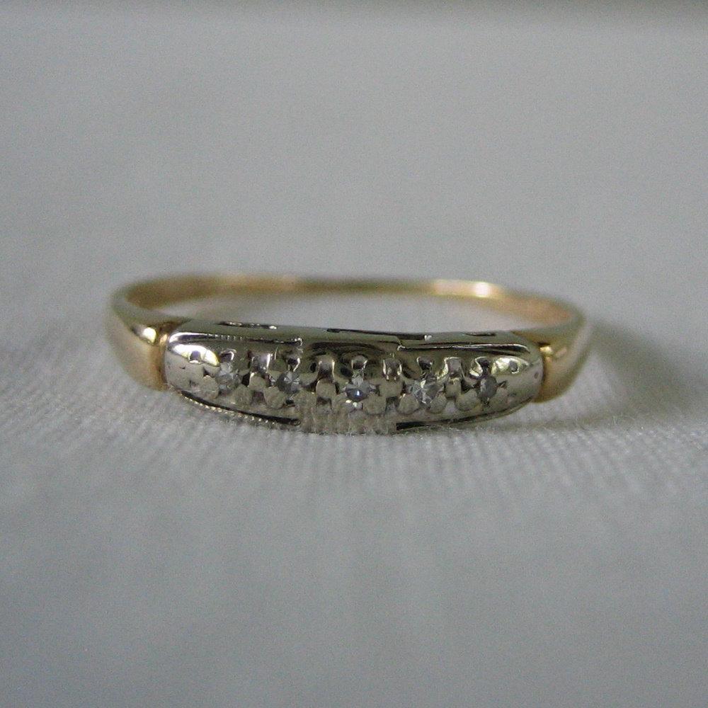 Delicate 1940s Wedding Ring.