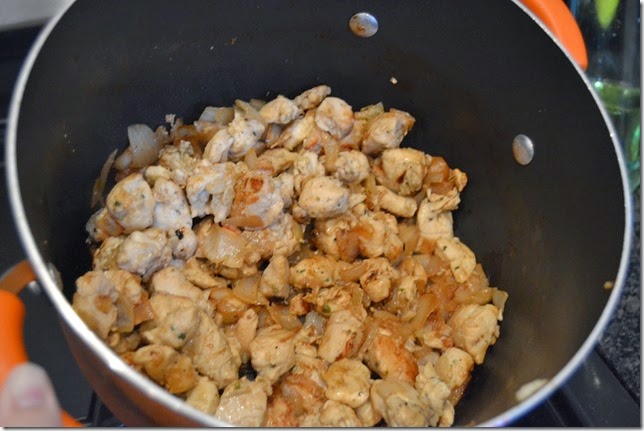 Green-Chile-Chicken-Enchilada-Casserole-Recipe-Steps (2)