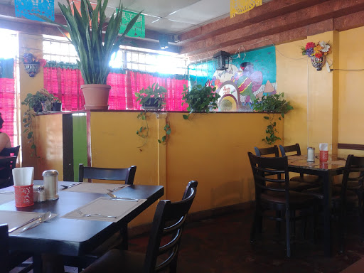 El Mesón de los Olmos Restaurant, Blvd. Gustavo Diaz Ordaz 727, Villa Floresta, Floresta, 22127 Tijuana, B.C., México, Restaurante de desayunos | BC