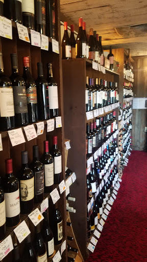 Wine Store «Pomfret Wine and Spirits LLC.», reviews and photos, 640 Pomfret St, Pomfret, CT 06258, USA