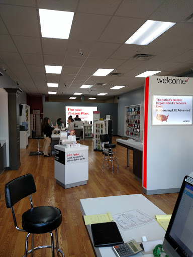 Cell Phone Store «Verizon Wireless and FiOS Retailer- Im Wireless - Andover», reviews and photos, 77 Main St, Andover, MA 01810, USA