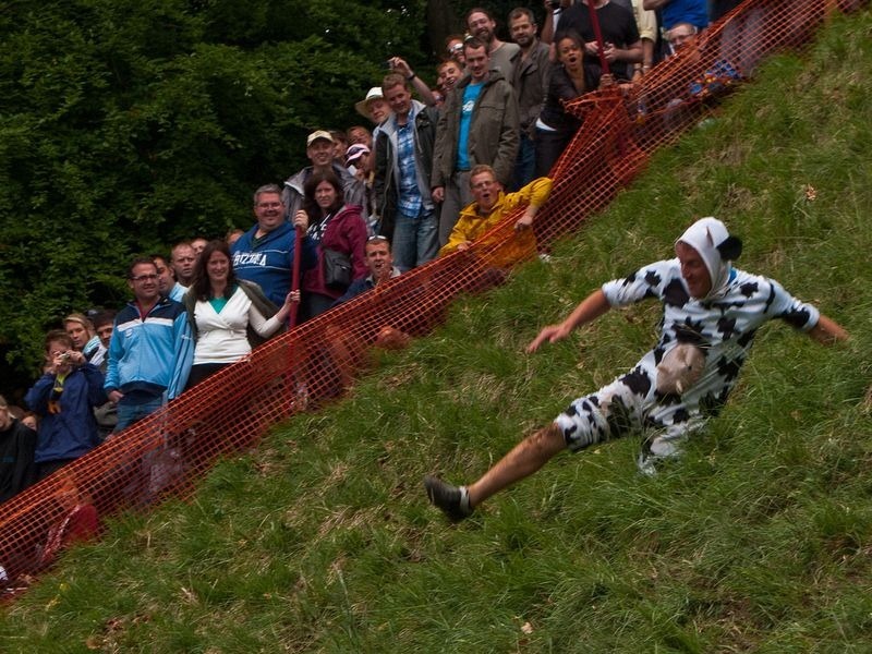 cooper-hill-cheese-rolling-7