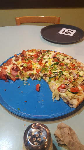 Pizza Restaurant «Round Table Pizza», reviews and photos, 3276 NW Plaza Rd, Silverdale, WA 98383, USA
