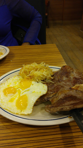 Restaurant «IHOP», reviews and photos, 100 Asbury Ave, Evanston, IL 60202, USA