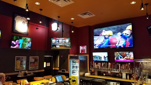 Chicken Wings Restaurant «Buffalo Wild Wings», reviews and photos, 1715 S Memorial Dr, New Castle, IN 47362, USA