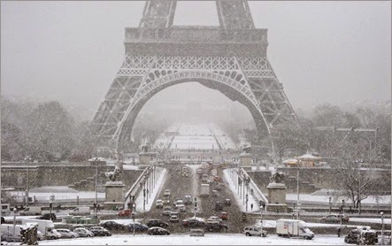 Torre_Eiffel_cerrada_-_París