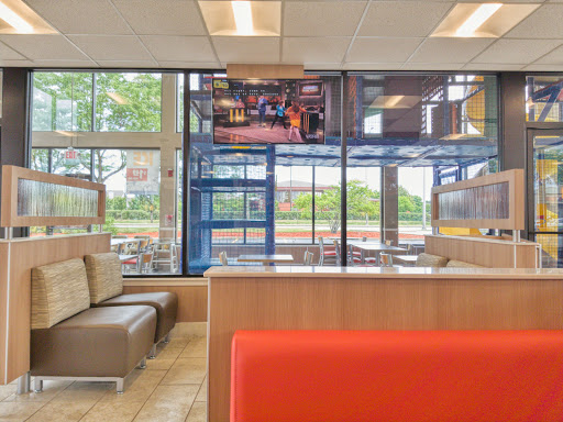 Fast Food Restaurant «Burger King», reviews and photos, 2060 95th St, Naperville, IL 60564, USA