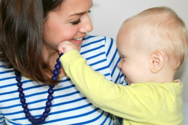 nibbling teething necklace review