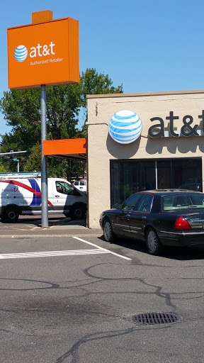 Cell Phone Store «AT&T Authorized Retailer», reviews and photos, 550 SE 10th Ave, Hillsboro, OR 97123, USA