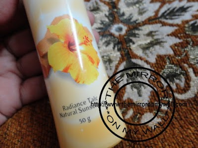 Pond's Sandal Radiance Talc With Natural Sunscreen 5.jpg