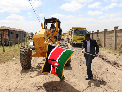 Machakos Governor Alfred Mutua flags off tractors in Syokimau, Mavoko subcounty on Monday / COURTESY