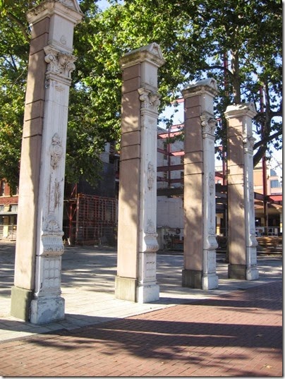 IMG_3605 Ankeny Square Columns in Portland, Oregon on September 10, 2008