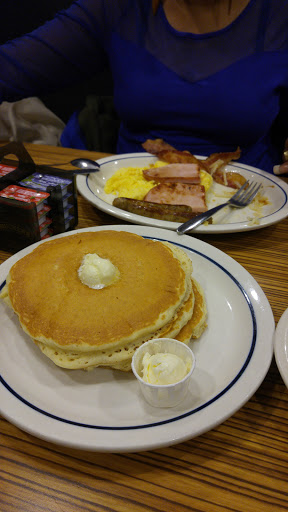 Restaurant «IHOP», reviews and photos, 100 Asbury Ave, Evanston, IL 60202, USA