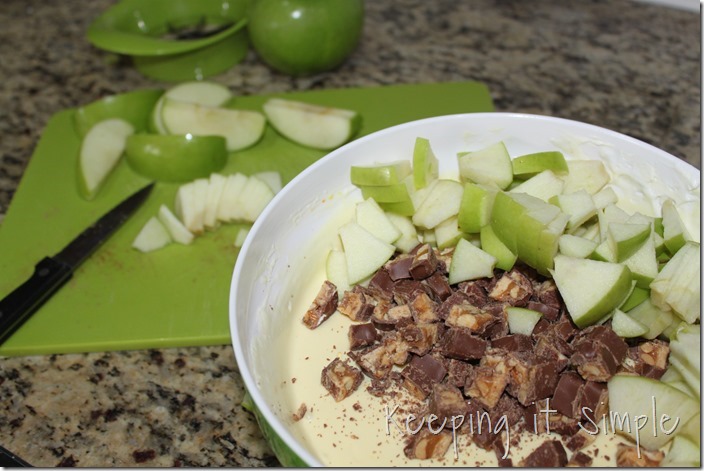 #ad SNICKERS®-Apple-Salad-Served-in-a-Frankenstein-apple #BooItForward (5)