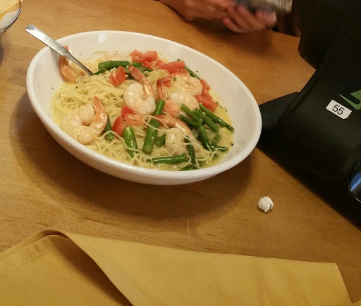 Italian Restaurant «Olive Garden», reviews and photos, 257 Centereach Mall, Centereach, NY 11720, USA