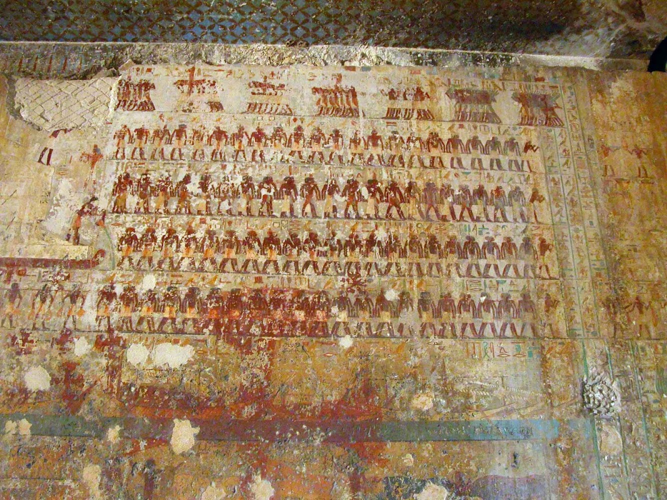 Egyptian tomb falls victim to looters Egyptian tomb falls victim to looters