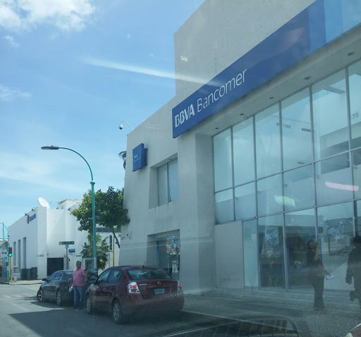BBVA BANCOMER, Álvaro Obregón 222, Centro, QROO, México, Cajeros automáticos | QROO
